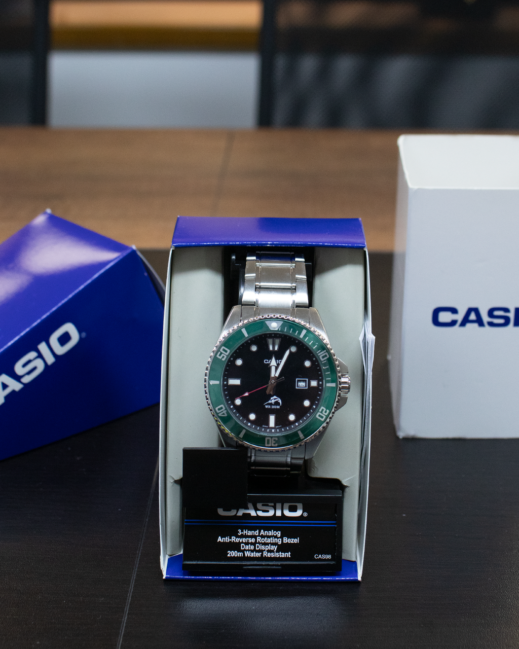 Casio Duro MDV Series Plata y Verde