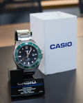 Casio Duro MDV Series Plata y Verde