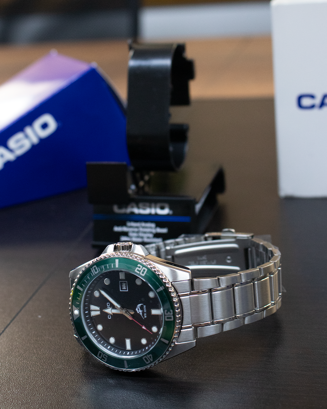 Casio Duro MDV Series Plata y Verde